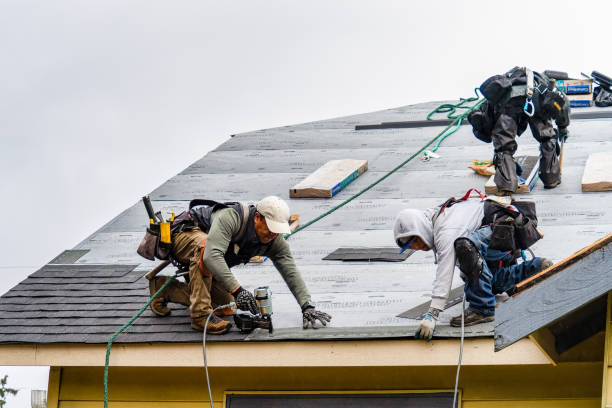 Professional Gutter Installation technician working in Laurelville, OH
